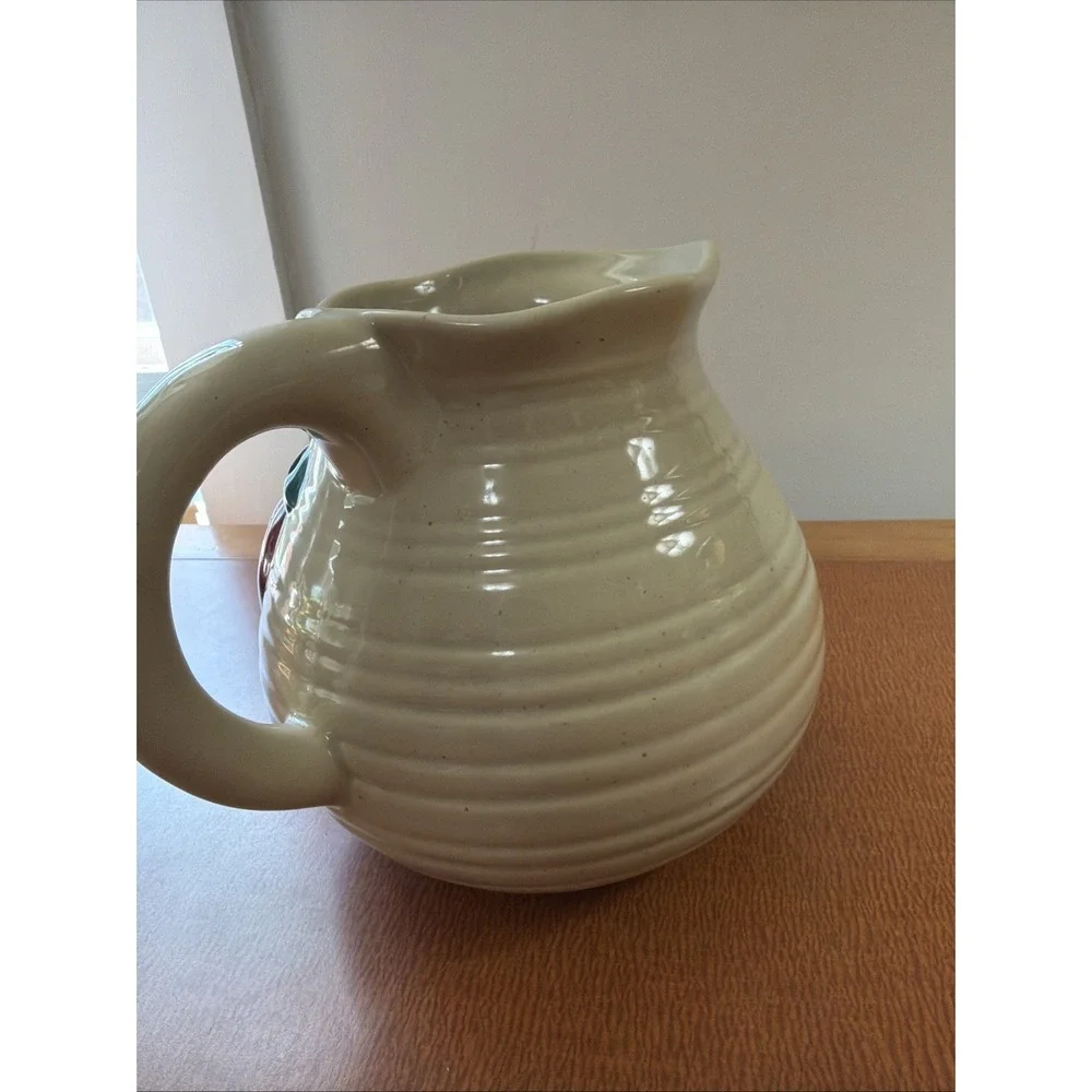 Vtg 3D Apple Design Stoneware Pitcher With Handle Beige Apple Embossed 7